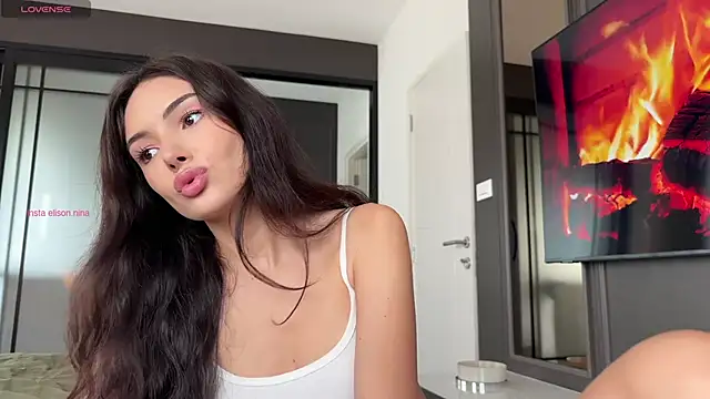 Snapshot of elisonni_ chatting on November 7, 2025, 1:16 am elisonni online show from November 7, 2025, 1:16 am