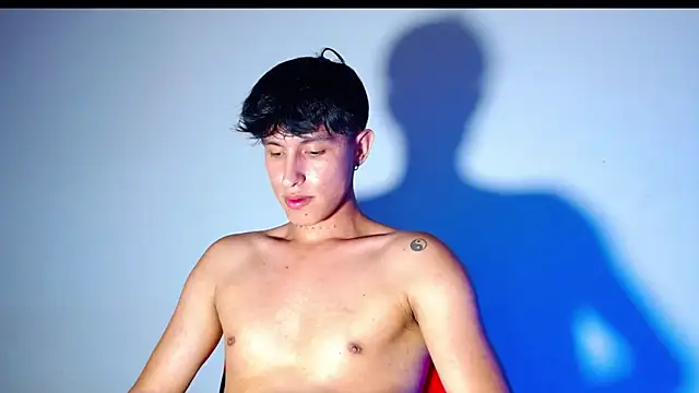 rowanbigboy23 online show from December 5, 2025, 3:04 am