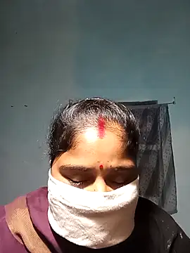 Sheema tyagi online show from November 28, 2025, 8:44 pm