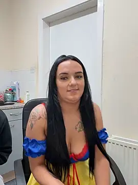 scottishcouple2002 online show from October 29, 2025, 1:19 am