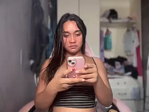 asian cumstarrhian online show from February 16, 2026, 11:28 am