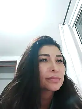 mia mancinii online show from November 20, 2025, 9:47 pm