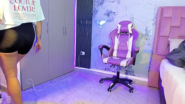 Laly Cherry  online show from October 5, 2025, 12:25 pm