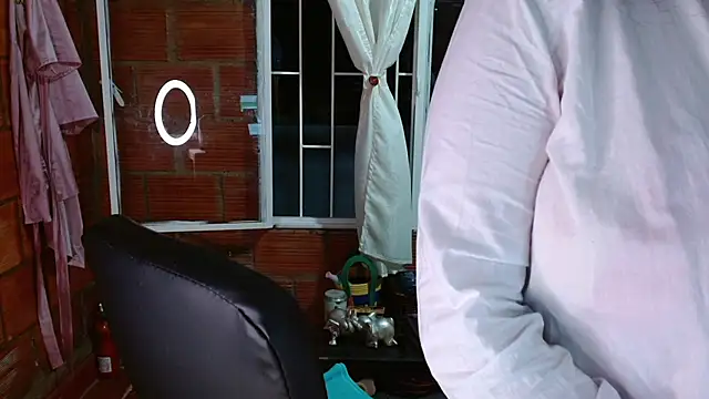 Milf Fantassyy online show from September 11, 2025, 4:01 am