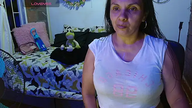 Milf Fantassyy online show from March 27, 2026, 5:13 am