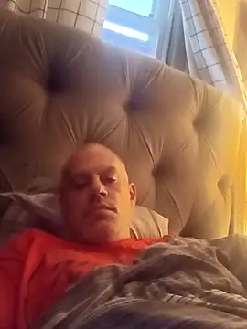 Snapshot of gpjr80 chatting on October 7, 2025, 2:14 pm gpjr80 online show from October 7, 2025, 2:14 pm