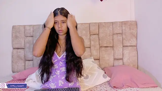 Snapshot of Kitty_Rose__ chatting on October 17, 2025, 11:57 am Kitty Rose online show from October 17, 2025, 11:57 am