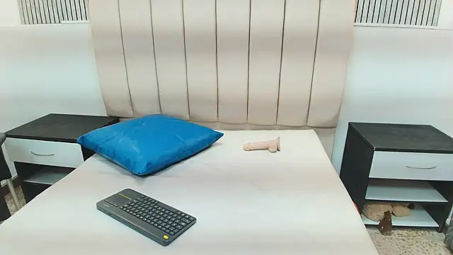 agatha fit online show from December 14, 2025, 1:05 pm