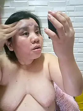 hotlyn45 online show from November 23, 2025, 11:10 am