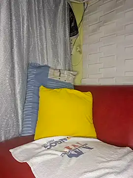 hotlyn45 online show from February 3, 2026, 7:57 am