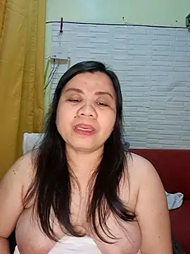 hotlyn45 online show from February 7, 2026, 2:21 pm