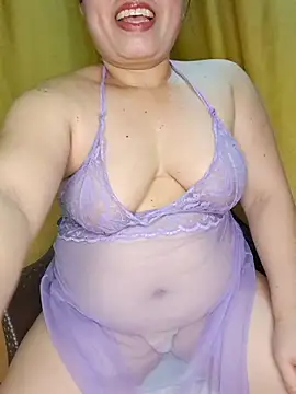 hotlyn45 online show from March 7, 2026, 5:48 am