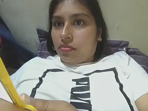 Snapshot of zairabreze chatting on June 2, 2026, 2:13 am zairabreze online show from June 2, 2026, 2:13 am
