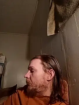 Poundtown1226 online show from February 11, 2026, 10:42 am