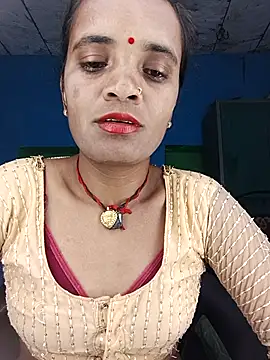 Snapshot of Hotwera chatting on October 8, 2025, 6:38 pm Hotwera online show from October 8, 2025, 6:38 pm