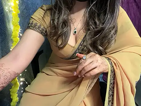 Snapshot of YoursSuku chatting on October 21, 2025, 6:19 pm YoursSuku online show from October 21, 2025, 6:19 pm