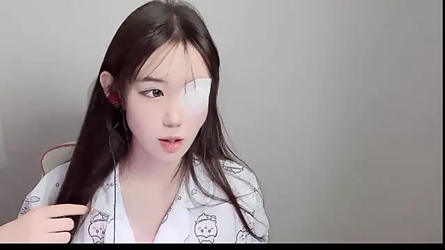 Xiao-runbao online show from October 14, 2025, 1:56 pm