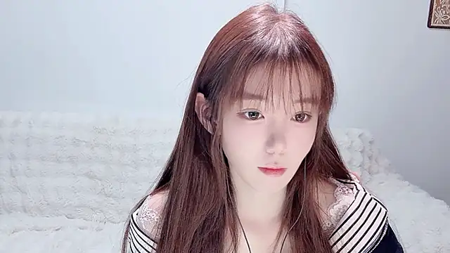 Xiao-runbao online show from December 5, 2025, 1:20 pm