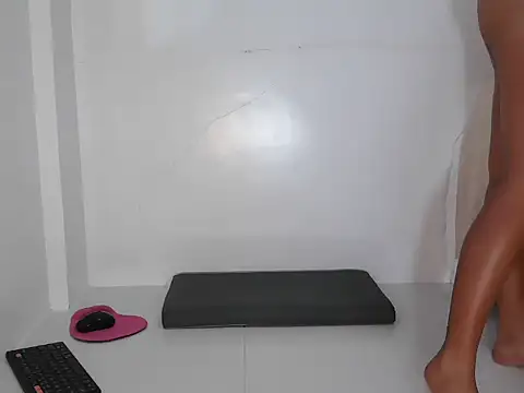 Islandarkgirl online show from April 7, 2026, 1:06 am