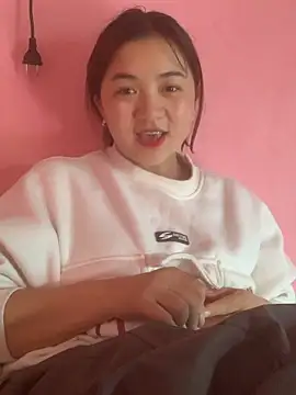 Lonnina online show from October 2, 2025, 7:48 am