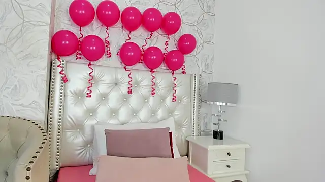 Snapshot of amara_rousse chatting on November 9, 2025, 11:52 am amara rousse online show from November 9, 2025, 11:52 am