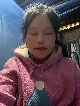 O o UwU o O online show from November 4, 2025, 2:21 am