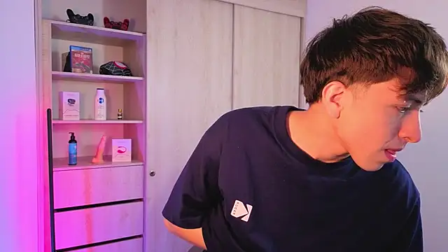 onlinenico online show from September 22, 2025, 7:05 pm