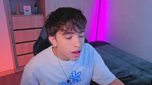 onlinenico online show from October 10, 2025, 8:08 pm