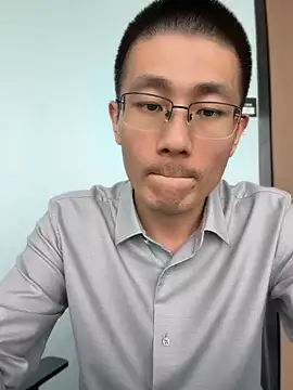 miniyellower online show from April 8, 2026, 5:40 am