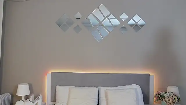 Snapshot of MarianeSun chatting on October 9, 2025, 4:10 am MarianeSun online show from October 9, 2025, 4:10 am