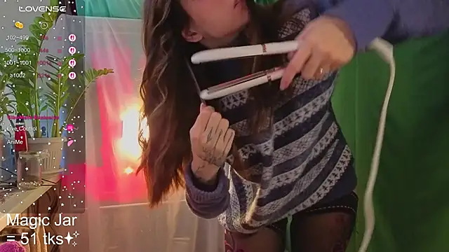 HoneyLem0n online show from September 12, 2025, 4:23 am