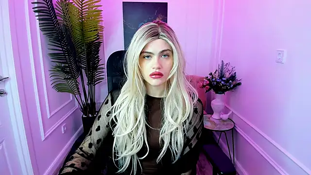 LeslieMineg online show from October 8, 2025, 11:19 am