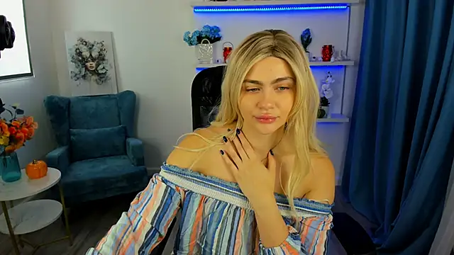 LeslieMineg online show from October 18, 2025, 7:36 pm