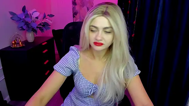 LeslieMineg online show from November 5, 2025, 11:43 am