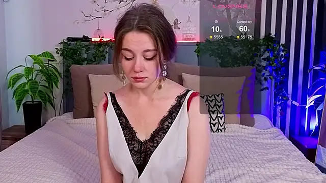 SkyHelen online show from October 6, 2025, 5:27 am