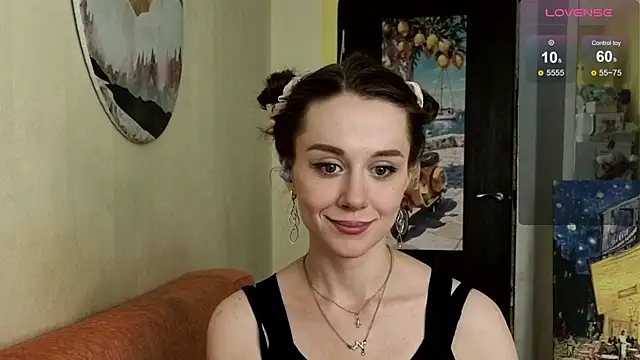 Snapshot of SkyHelen chatting on June 8, 2026, 10:26 am SkyHelen online show from June 8, 2026, 10:26 am