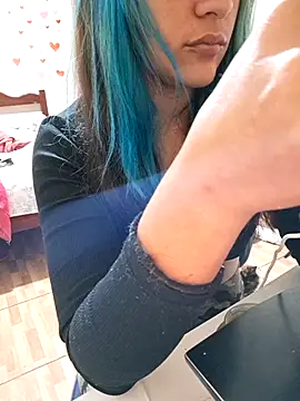 euahotmarii20 online show from January 6, 2026, 2:37 am