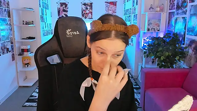 JenniferKiim online show from February 21, 2026, 8:37 am