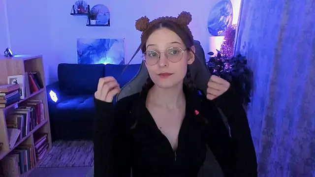 JenniferKiim online show from February 23, 2026, 11:18 am