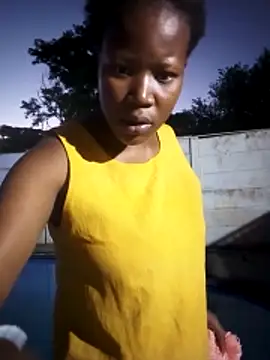 Snapshot of CuteDarkChoc chatting on October 25, 2025, 4:46 pm CuteDarkChoc online show from October 25, 2025, 4:46 pm