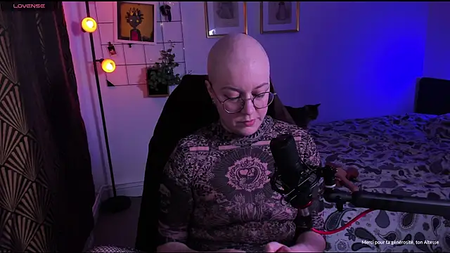 MossPrince online show from November 7, 2025, 4:18 pm