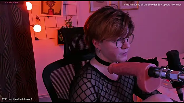 Snapshot of MossPrince chatting on November 21, 2025, 5:00 pm MossPrince online show from November 21, 2025, 5:00 pm