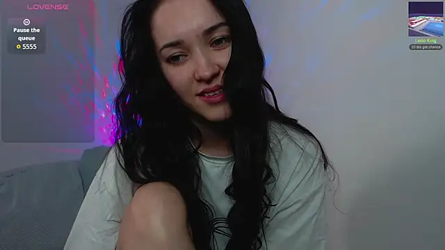 Veliora online show from September 26, 2025, 9:46 am