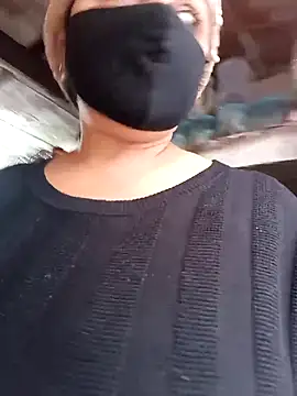 Rakhi sawant143 online show from December 18, 2025, 2:28 am