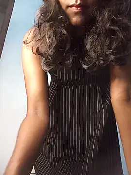 Snapshot of venuki_ihalagamage chatting on April 19, 2026, 5:23 pm venuki ihalagamage online show from April 19, 2026, 5:23 pm