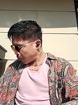 Snapshot of sessiontoyboy chatting on March 12, 2026, 12:44 pm sessiontoyboy online show from March 12, 2026, 12:44 pm