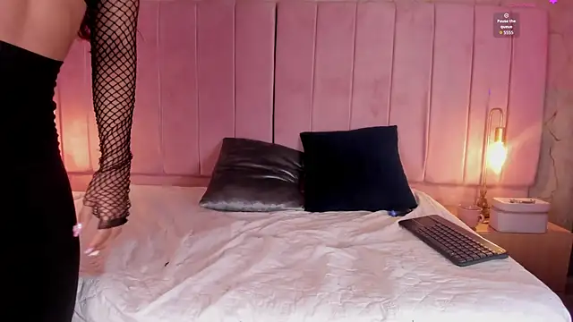 agatha jener online show from September 13, 2025, 11:43 am