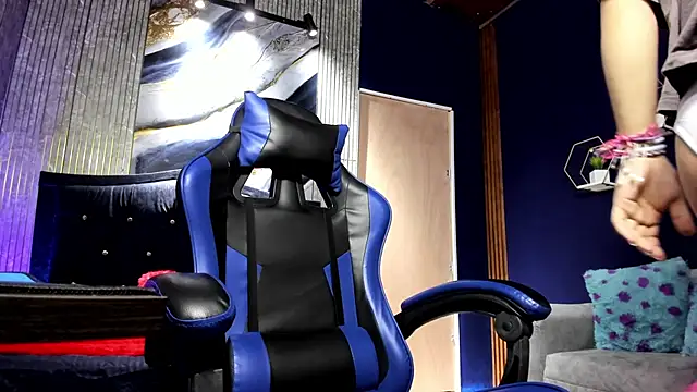 christina vamp1 online show from November 14, 2025, 1:54 pm