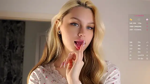 Snapshot of CherieSprinzl chatting on September 24, 2025, 9:34 am CherieSprinzl online show from September 24, 2025, 9:34 am