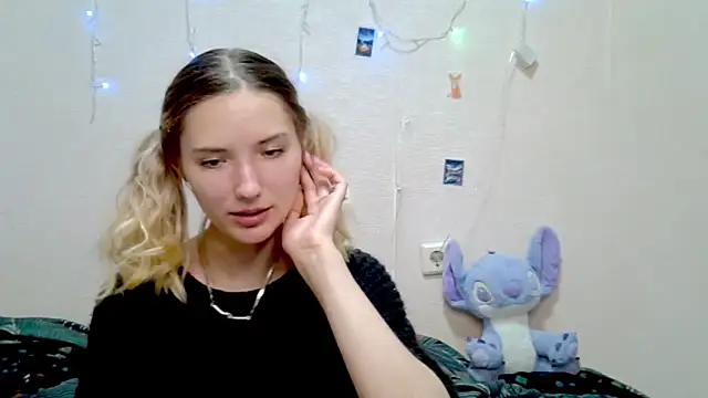  kikiclark   online show from September 24, 2025, 8:45 pm